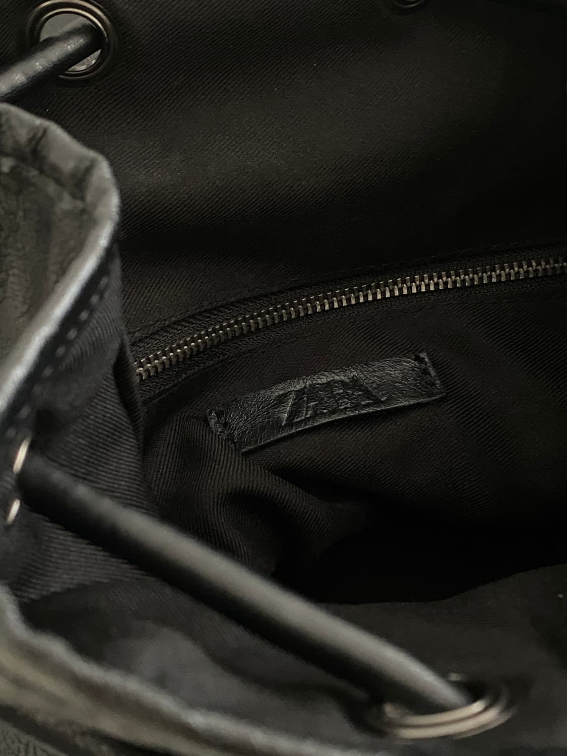 자라 레더 백팩 상품이미지3