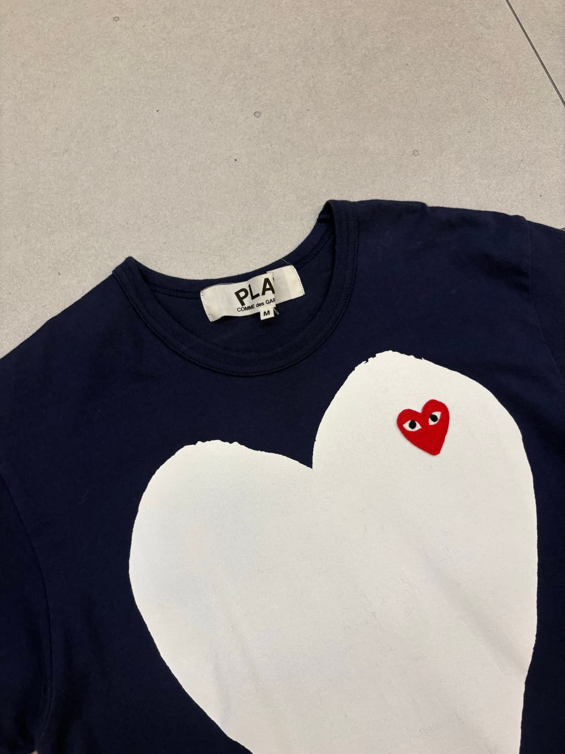 꼼데가르송 PLAY 화이트하트 티셔츠 상품이미지4