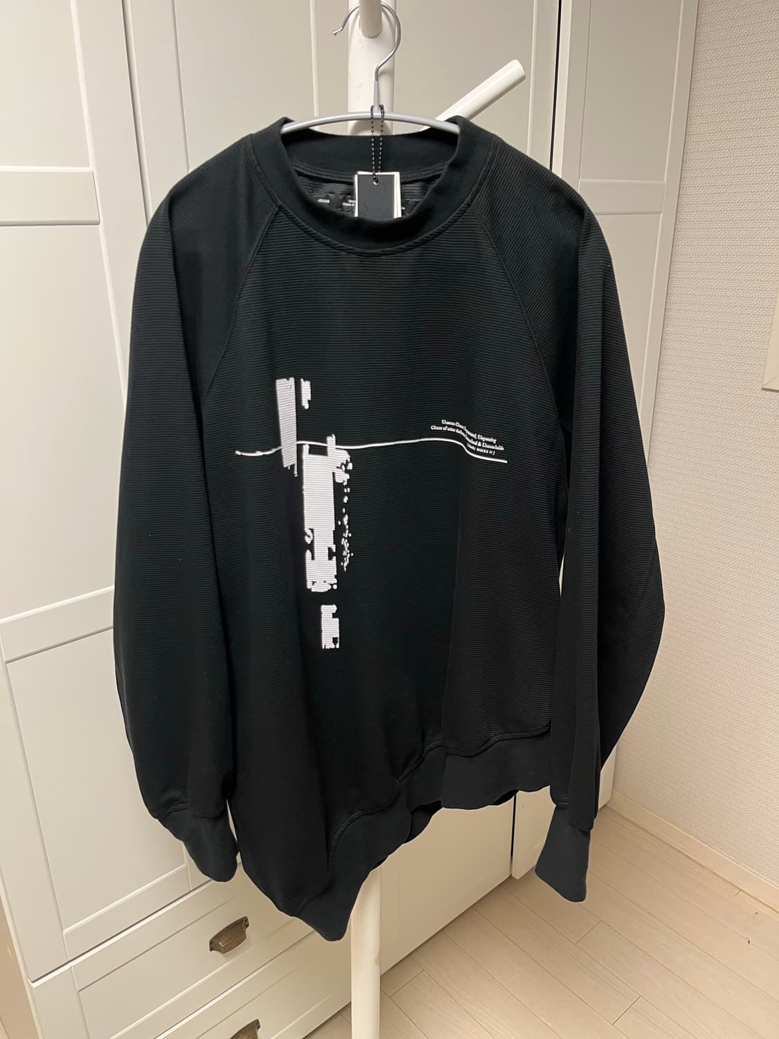 julius 22FW 사선 비대칭 스웻셔츠 상품이미지2