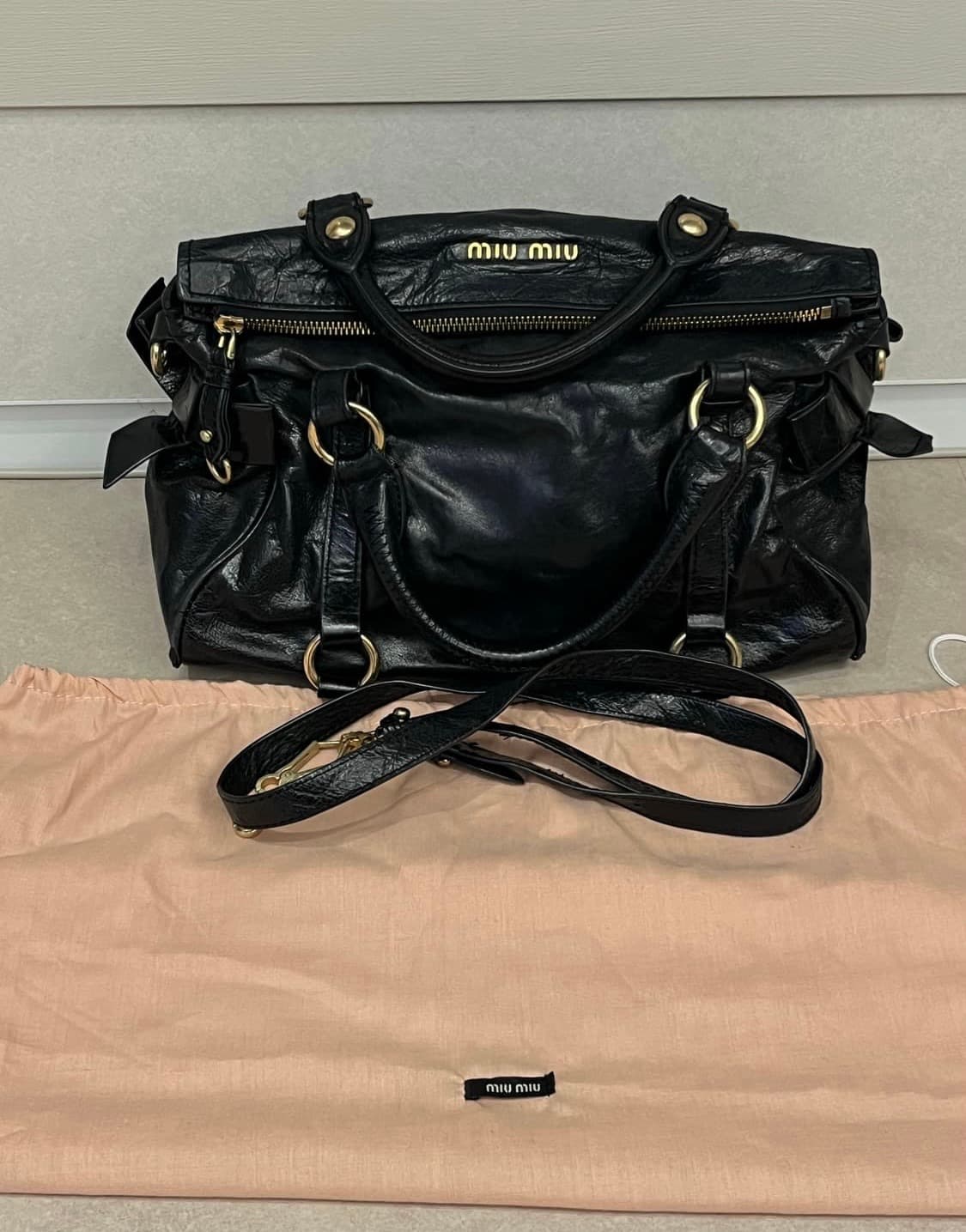 미우미우 사첼백 상품이미지1