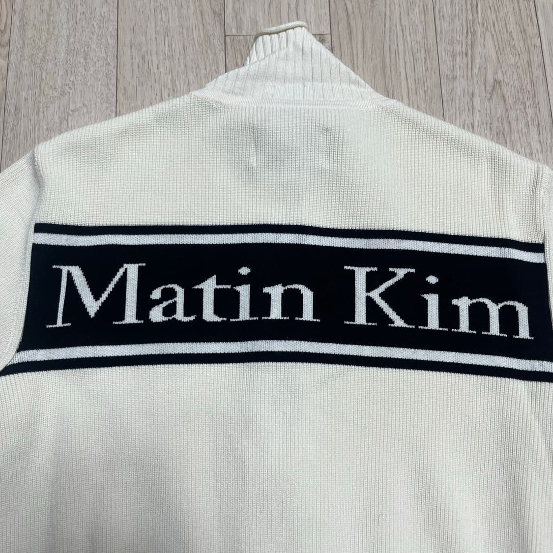 [새상품급] 마뗑킴 니트 집업 가디건 (S) 상품이미지4