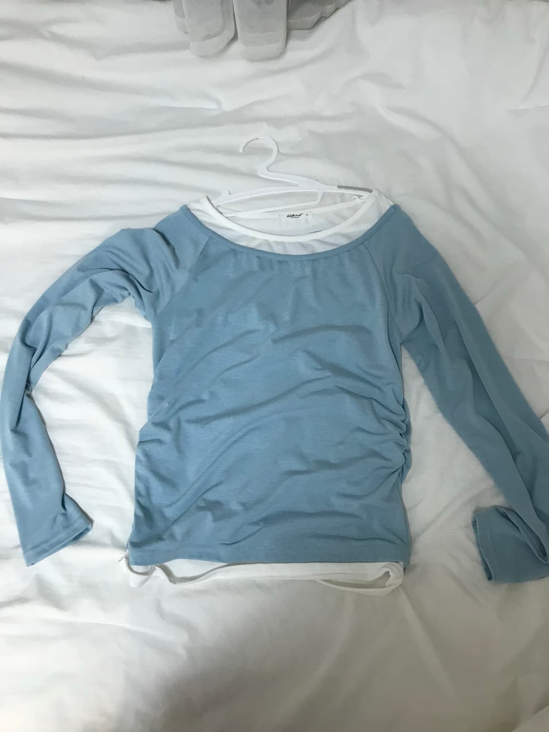 라이크더모스트 셔링 포인트 오프숄더 상품이미지1