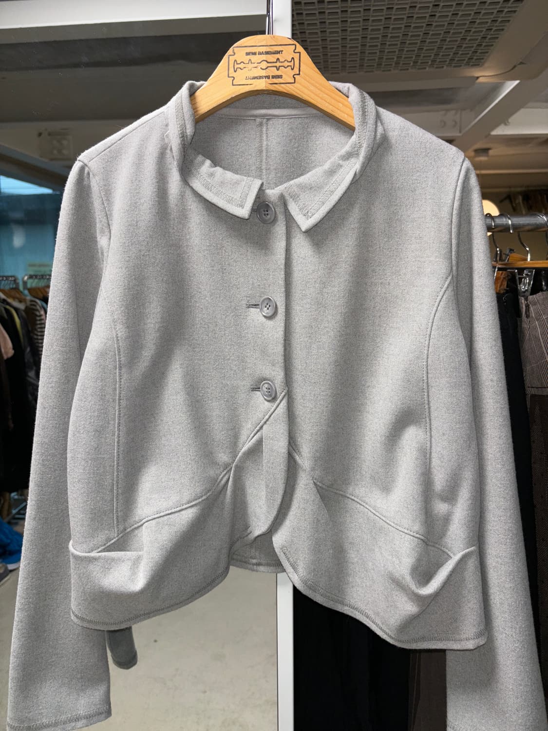 센소유니코 t.b 크롭 자켓 상품이미지3