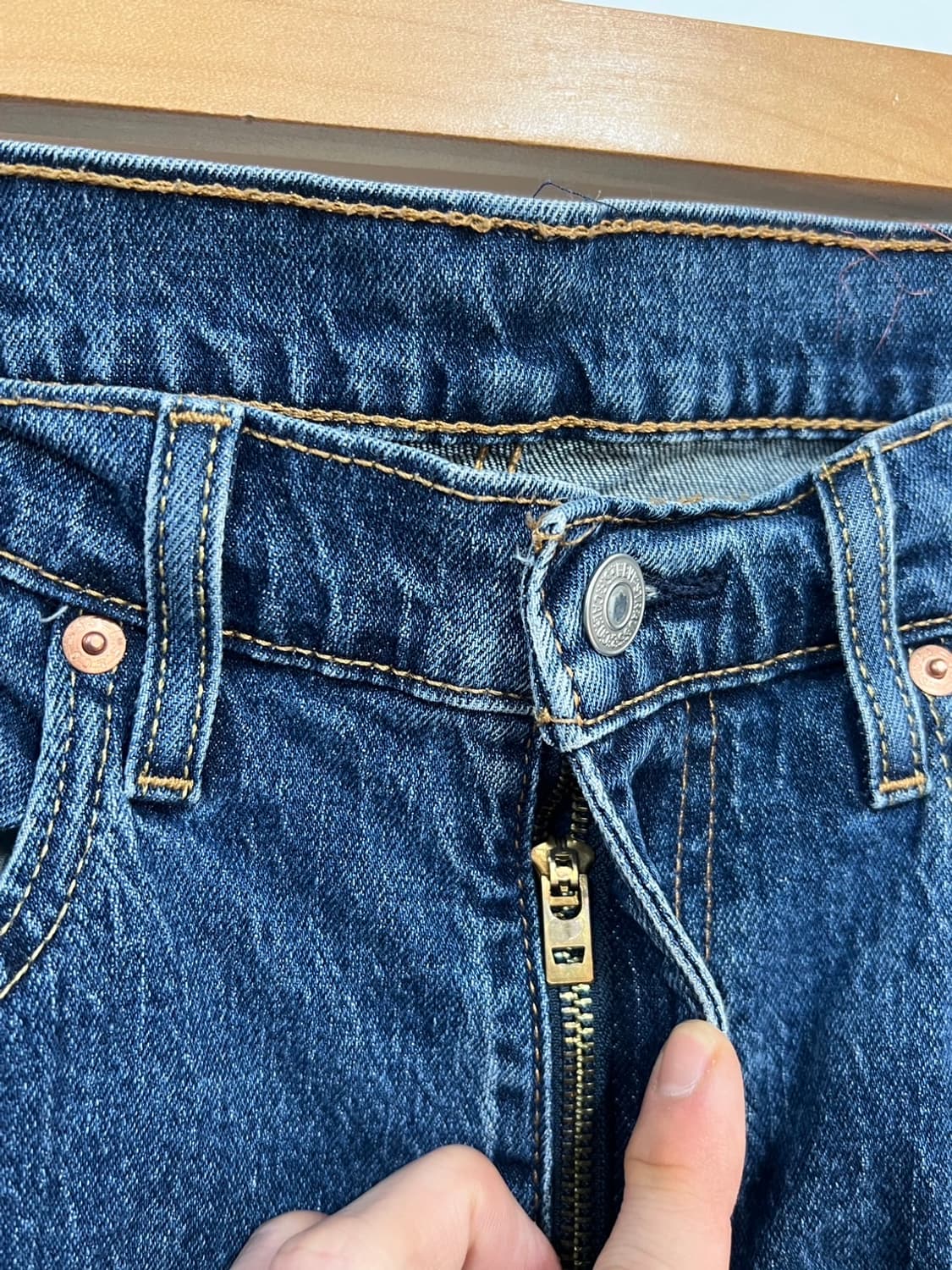 리바이스 502 레귤러 테이퍼드 진청 데님 팬츠 상품이미지4