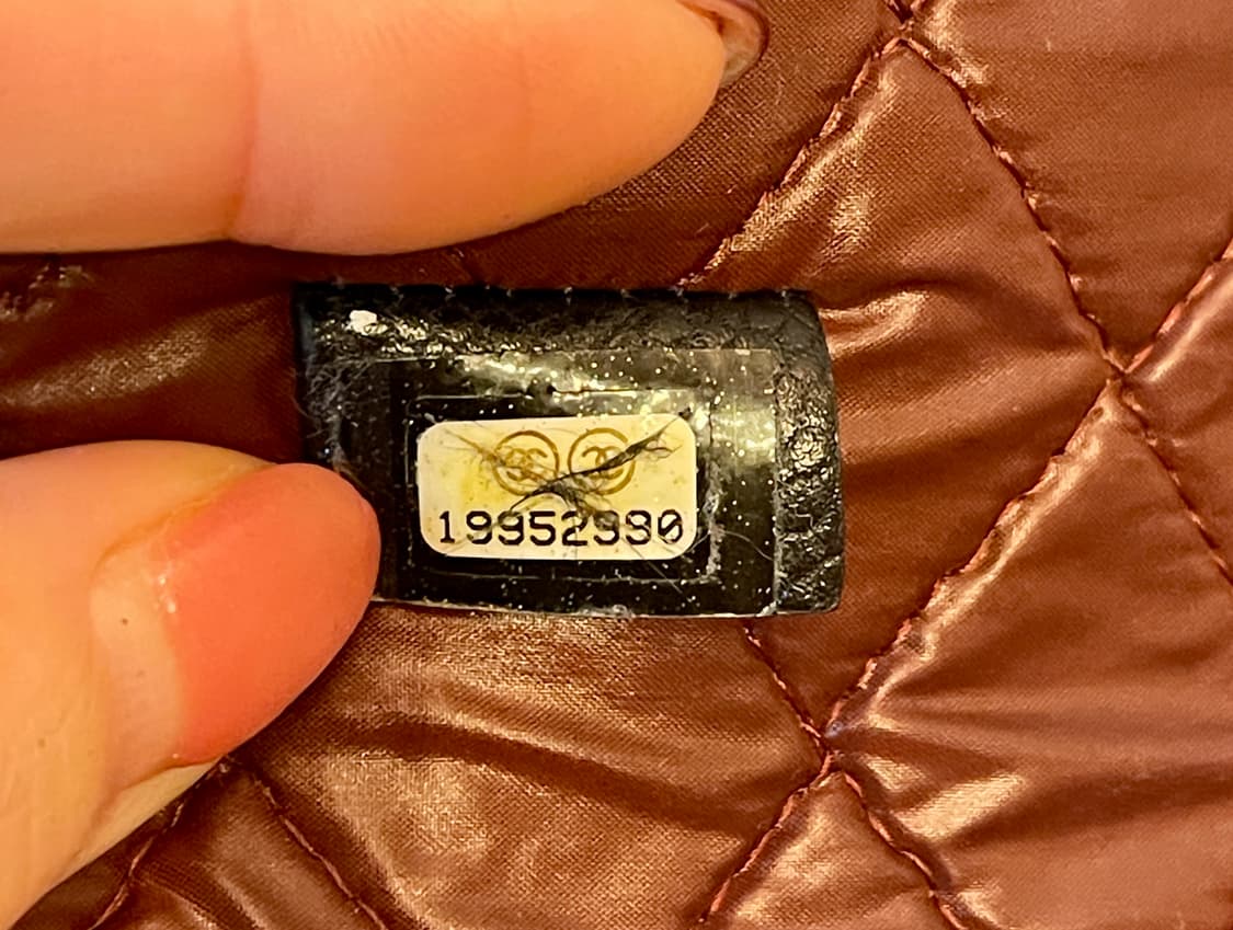 샤넬 Chanel 캐비어 퀼팅 클러치 라지사이즈(블랙/은장) 19번대 상품이미지4