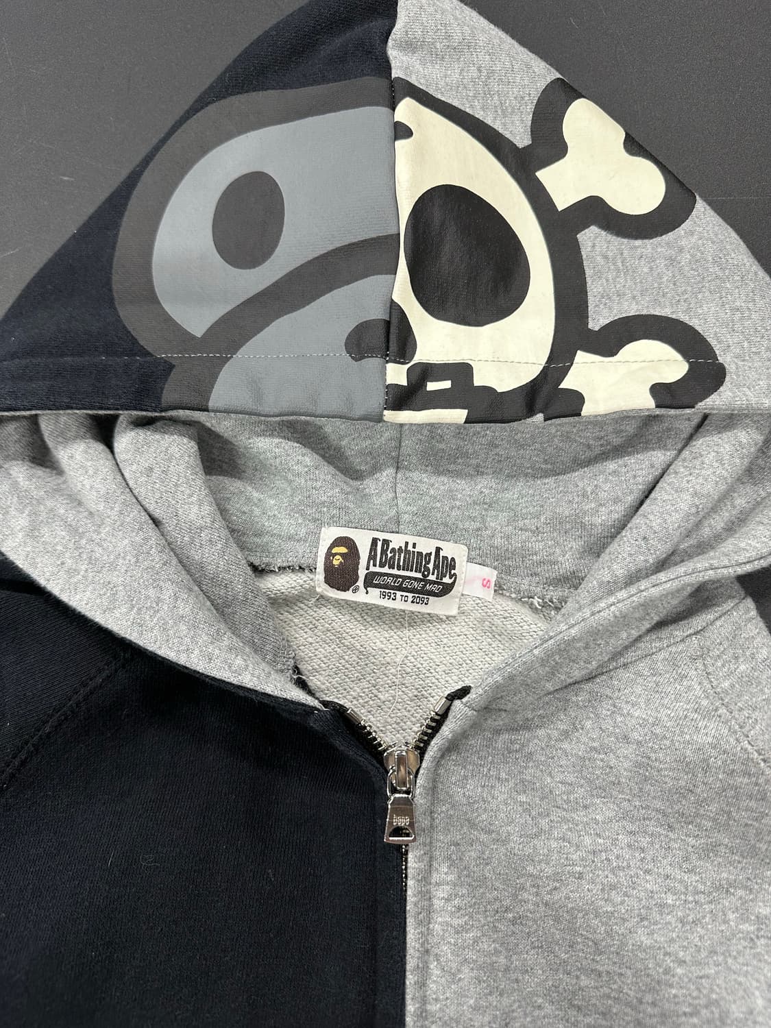 베이프 마일로 스컬 후드 집업 상품이미지5