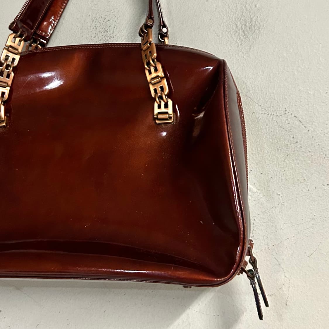 BALLY enamel handbag shiny brown 상품이미지3