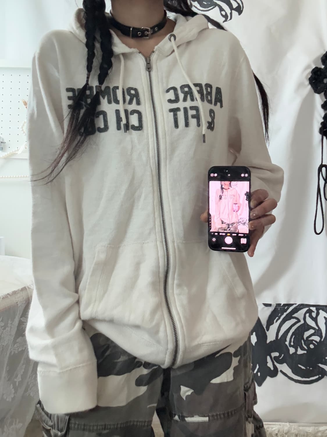 • Abercrombie White Hood Zip-Up 상품이미지1