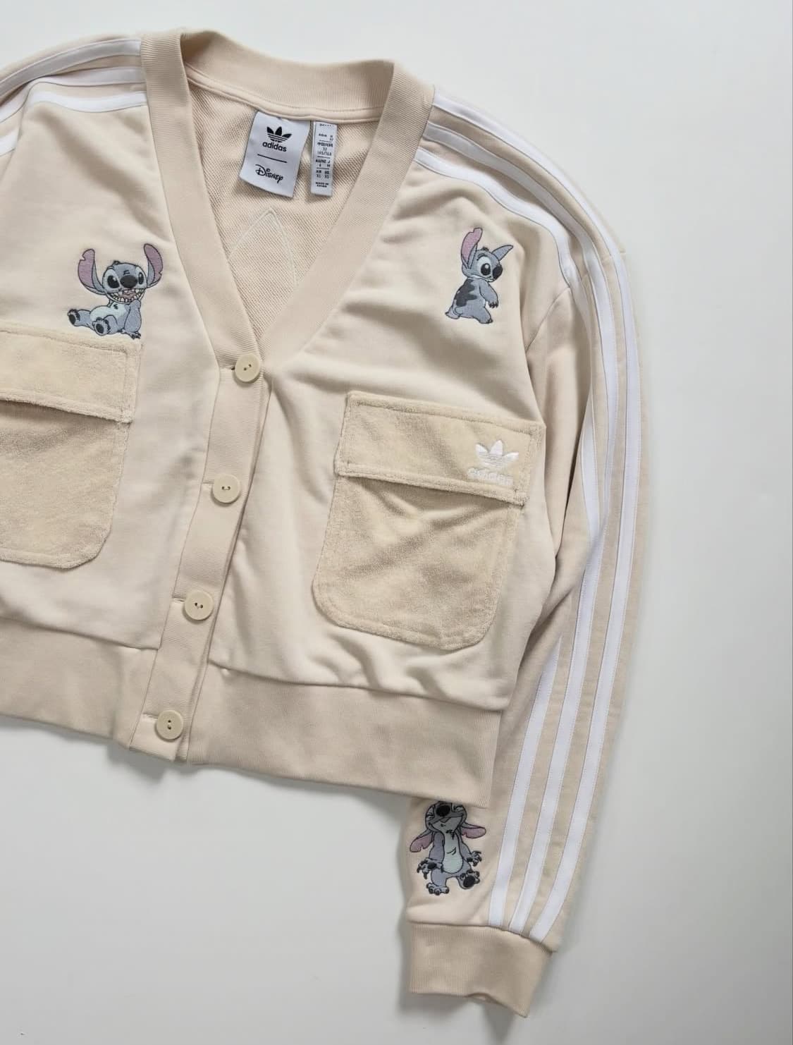 Adidas x Disney 아디다스 디즈니 콜라보 스티치 크롭 가디건 상품이미지3