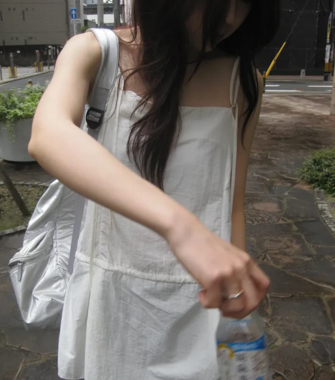 세이지블루 슬리브리스 블라우스 상품이미지2