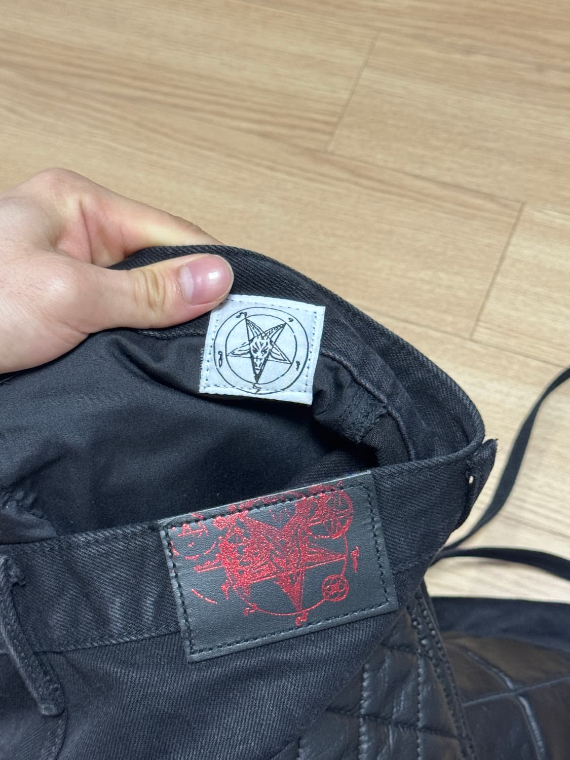 에모스탠스클럽 레더패치 플레어진 초판 1사이즈 상품이미지6