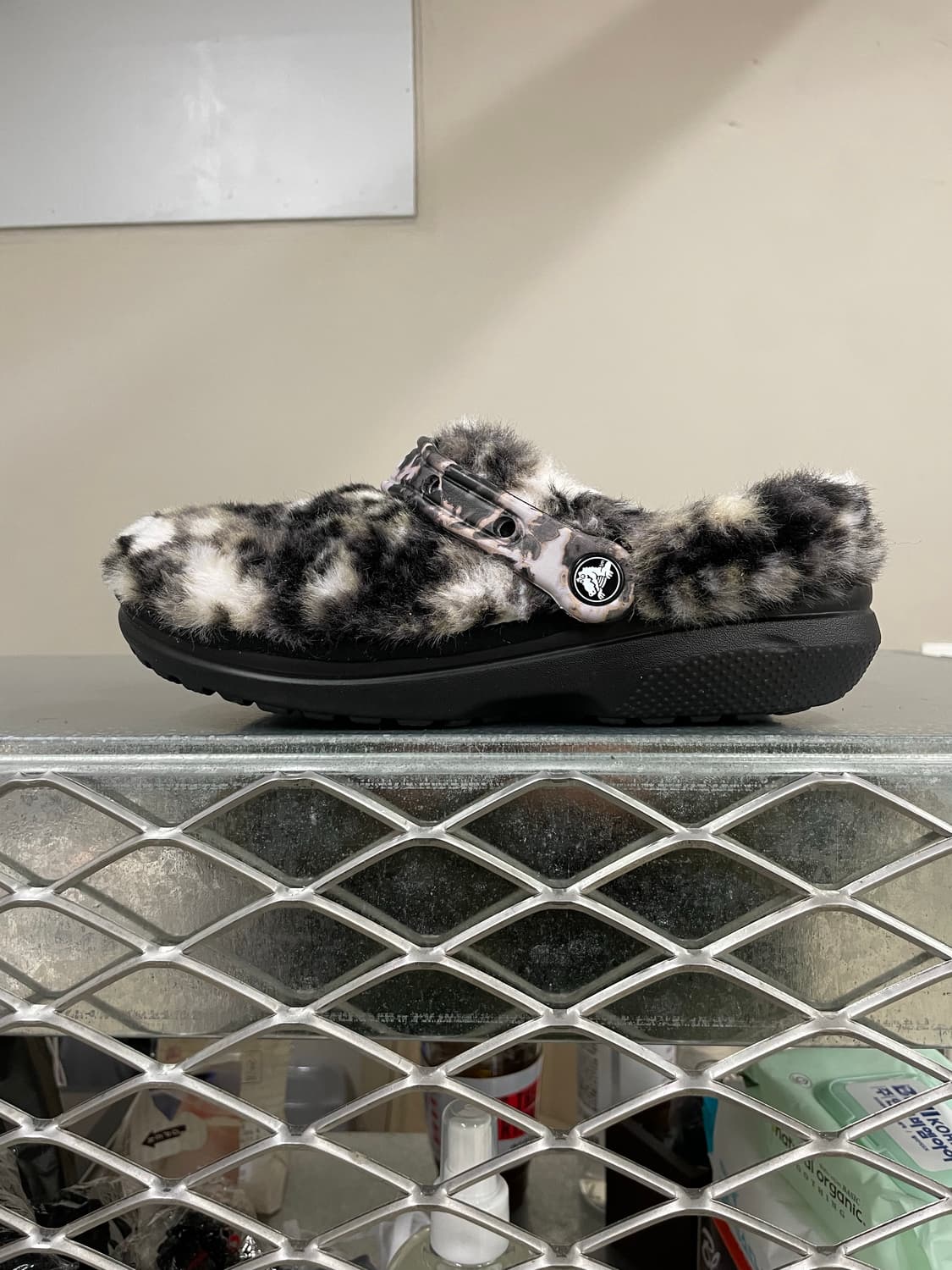 크록스 클래식 퍼 슈어 클로그 M6 (gr-4353) 상품이미지1