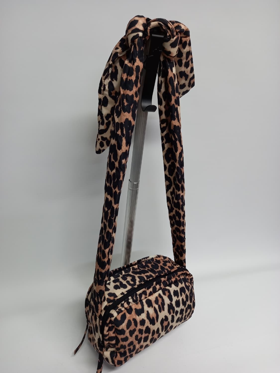 새 가니 GANNI 레오파드 패딩 퀄팅 미니 크로스백 상품이미지7