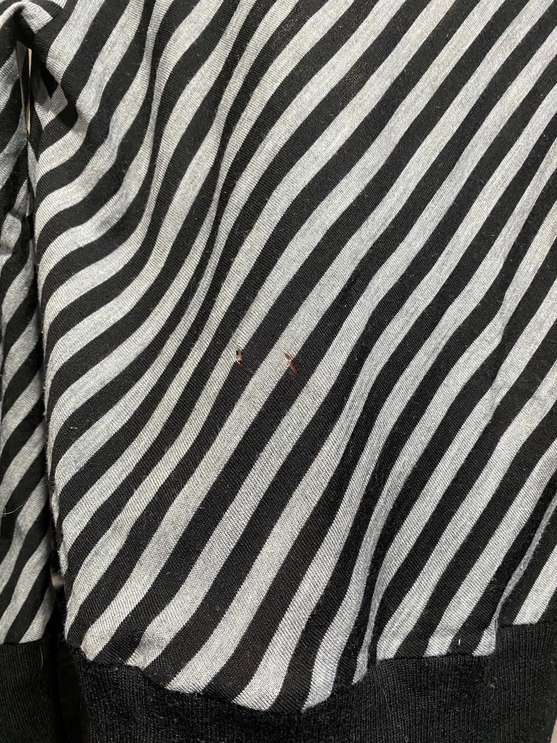 Ray cassin 갸루 사선 스트라이프 브이넥 니트 상품이미지7