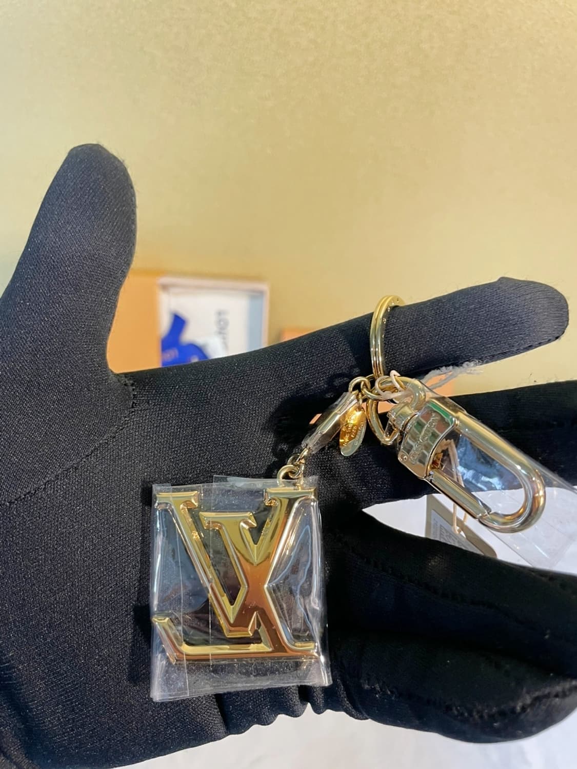 루이비통 LV 파셋 키홀더 골드 상품이미지3