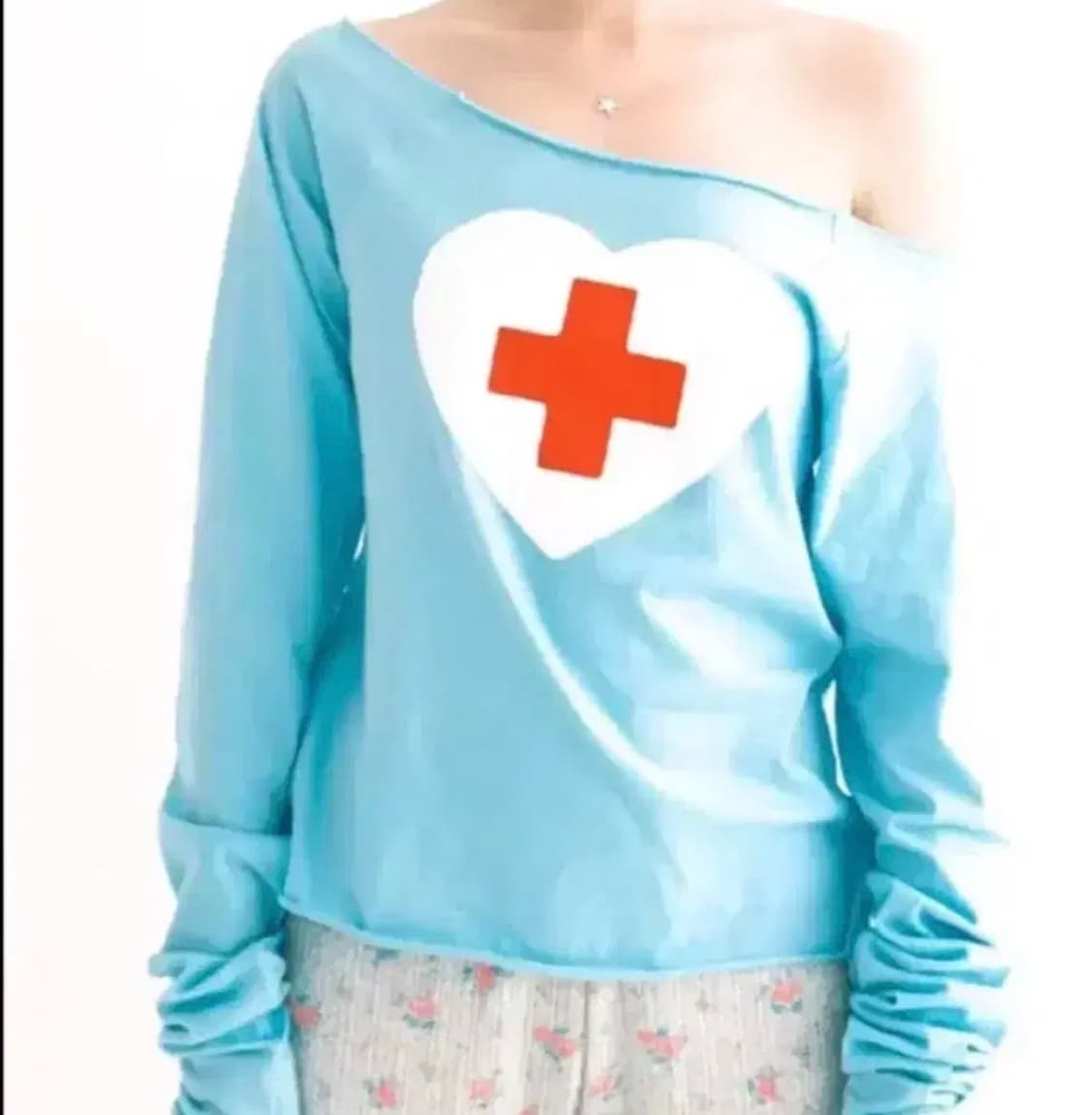 샵페어리 크로스 하트 컷오프 티셔츠 상품이미지2