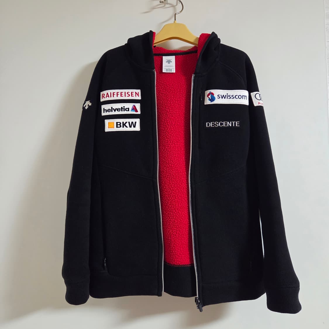 데상트 아우디 스키팀 블랙 후리스 여성 자켓 후드집업 상품이미지1