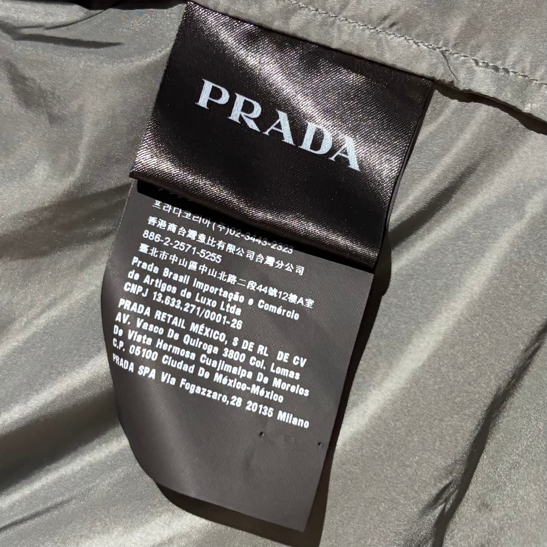 52/프라다 삼각로고 나일론 바람막이 상품이미지4