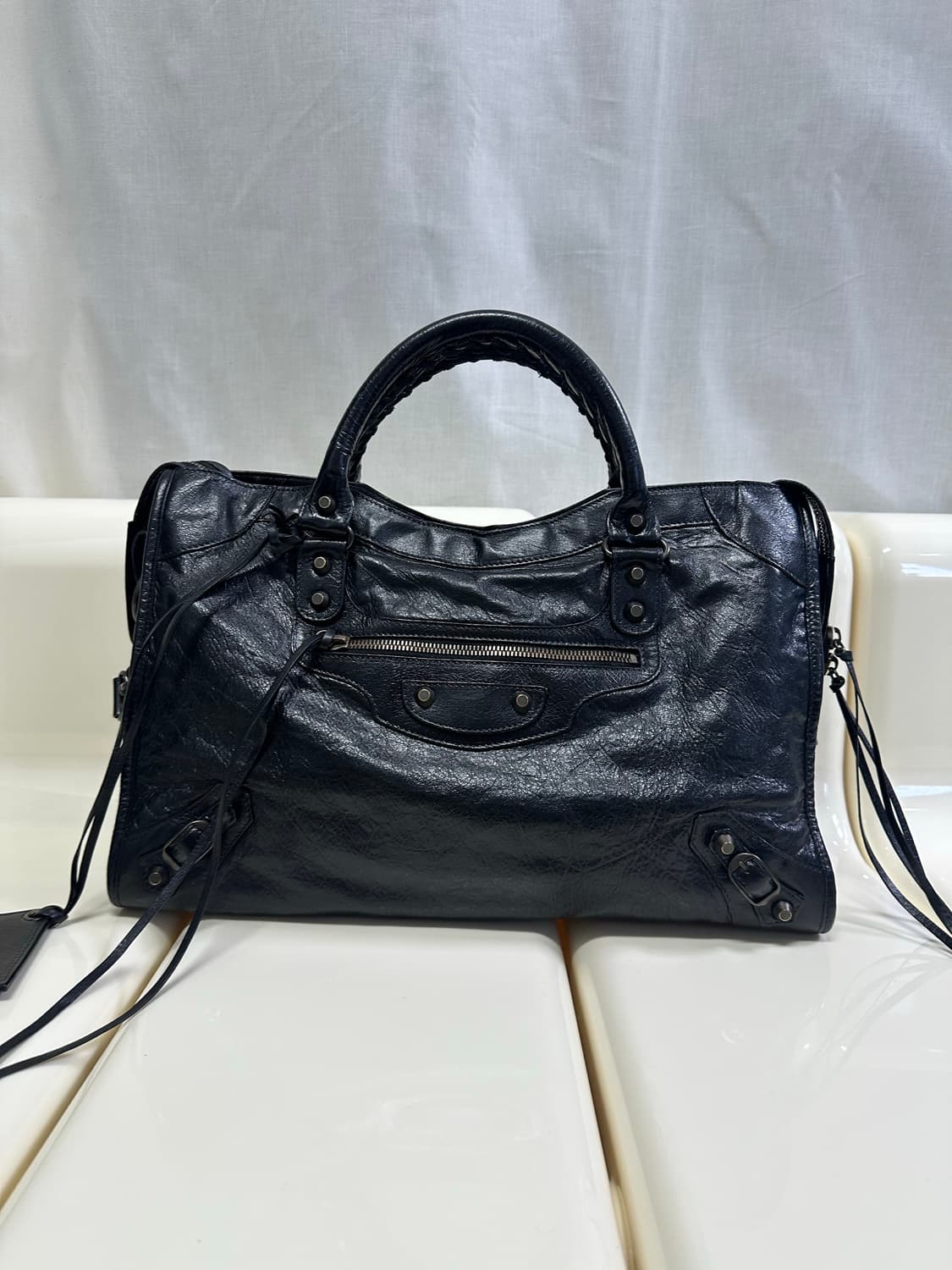 [A+ 정품] 발렌시아가 시티 모터백 미디움 블랙 상품이미지2