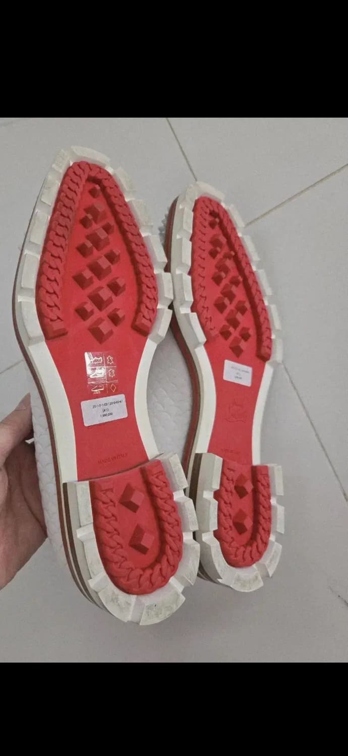 크리스찬 루부탱 화이트 스터드 테슬로퍼 팝니다 상품이미지6