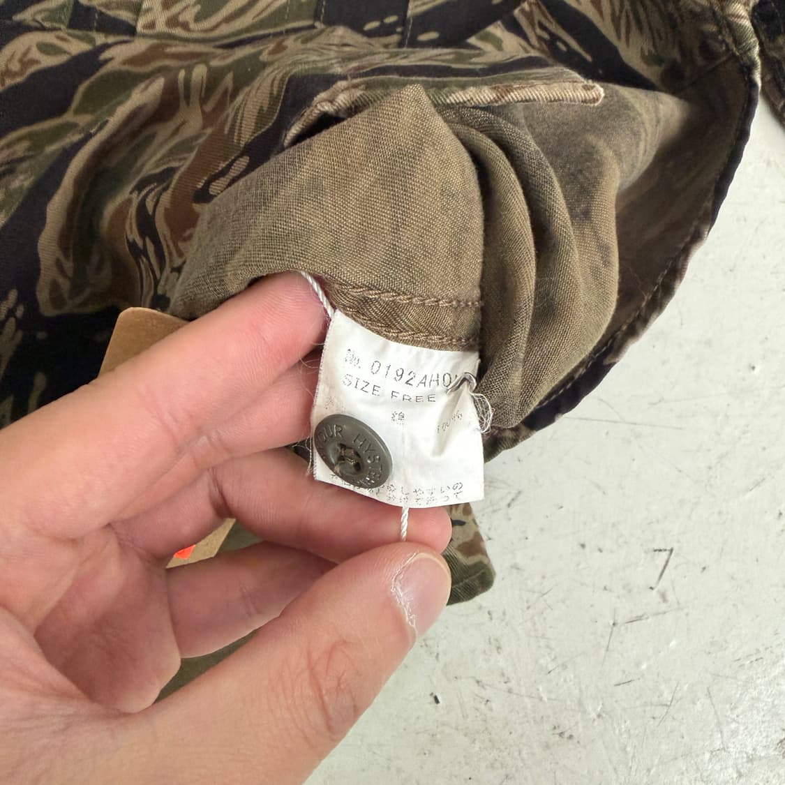 히스테릭 글래머 빈티지 펑크 카모 반팔셔츠 OS 상품이미지6