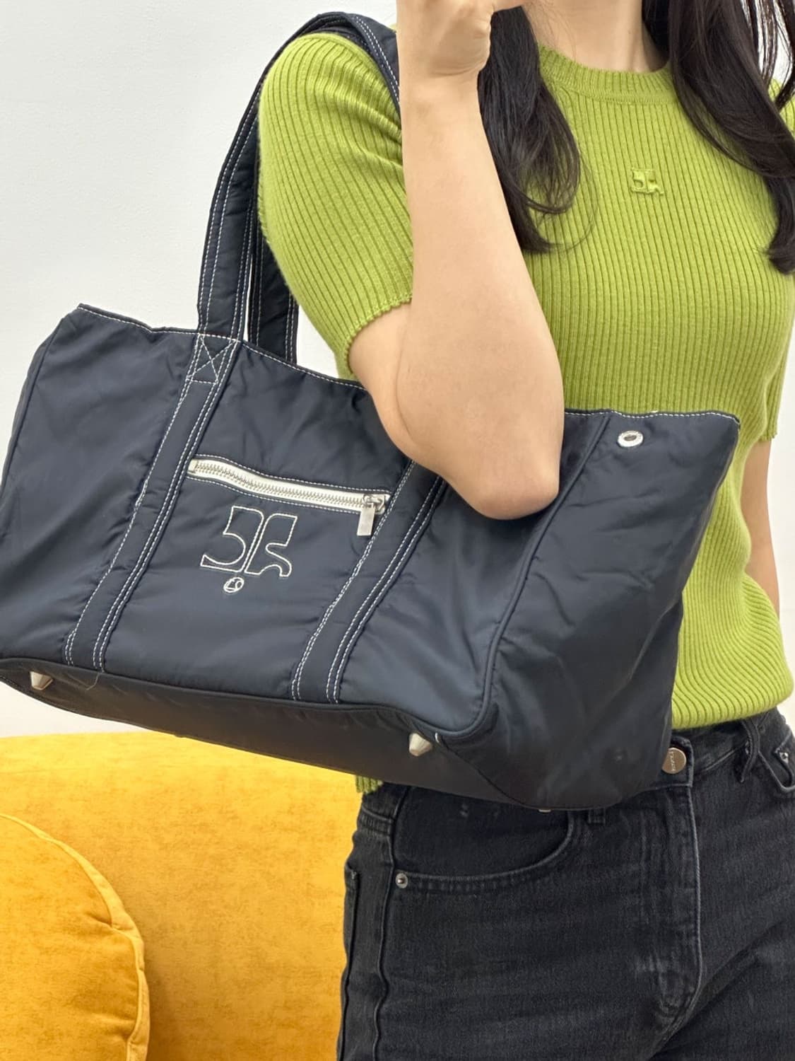 courreges / 꾸레쥬 빅 로고 숄더백  상품이미지10