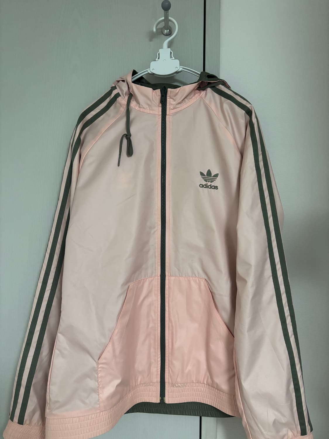아디다스 핑크 카키 리버시블 바람막이 후드 상품이미지2
