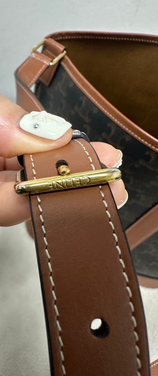 셀린느 트리옹프 버킷백 미디움 상품이미지7