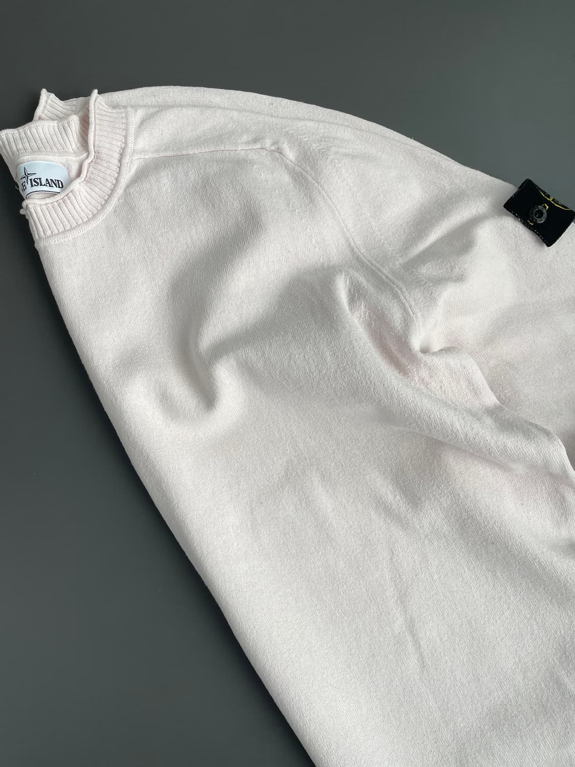 [XL] 스톤 아일랜드 와펜 패치 오가닉 코튼 니트 스웨터 상품이미지4