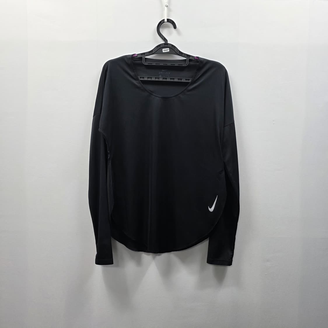 0163 나이키 우먼스 시티 슬리크 드라이핏 긴팔 티셔츠 상품이미지1