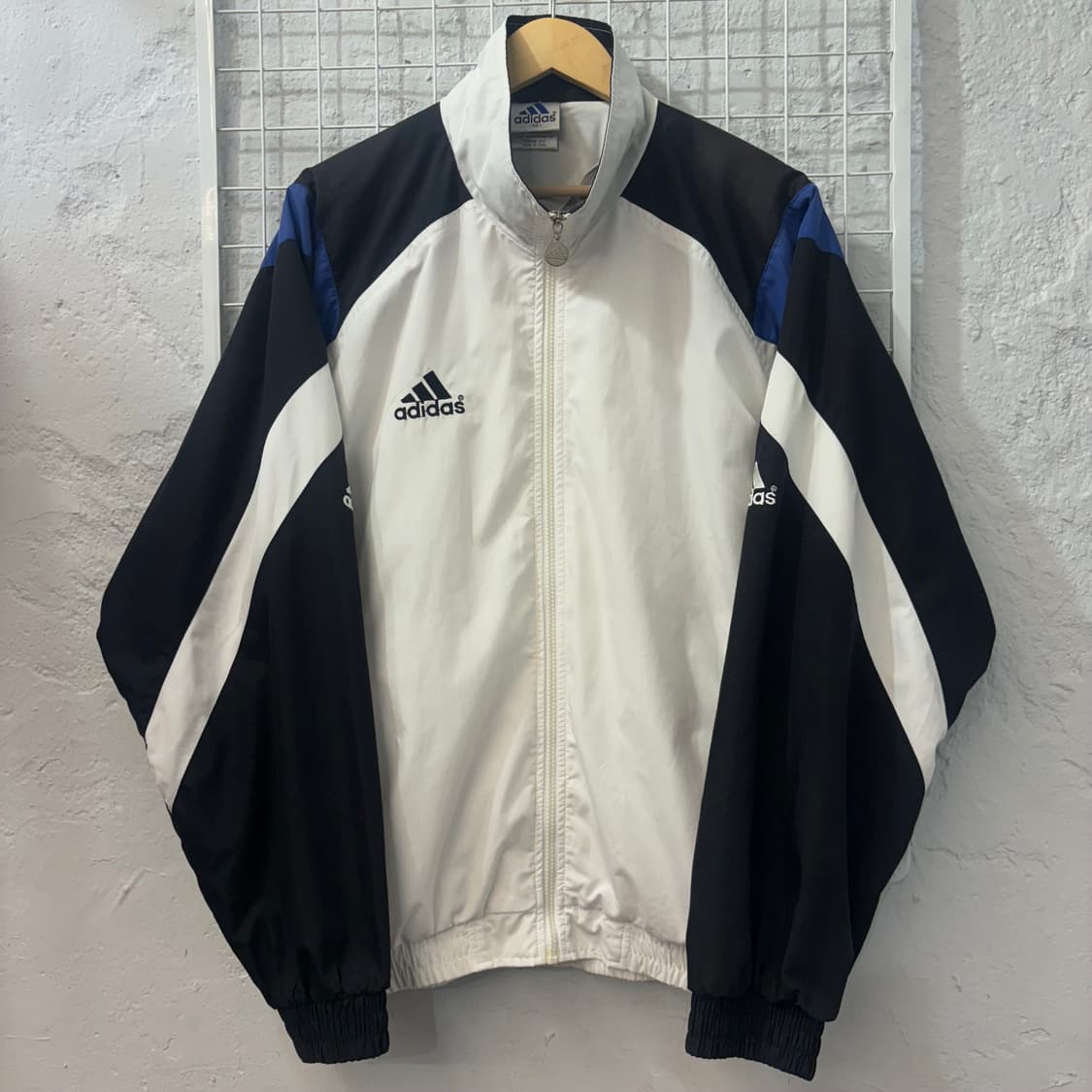 90s 아디다스 올드스쿨 흰 검 가오리 바람막이 2XL 상품이미지1
