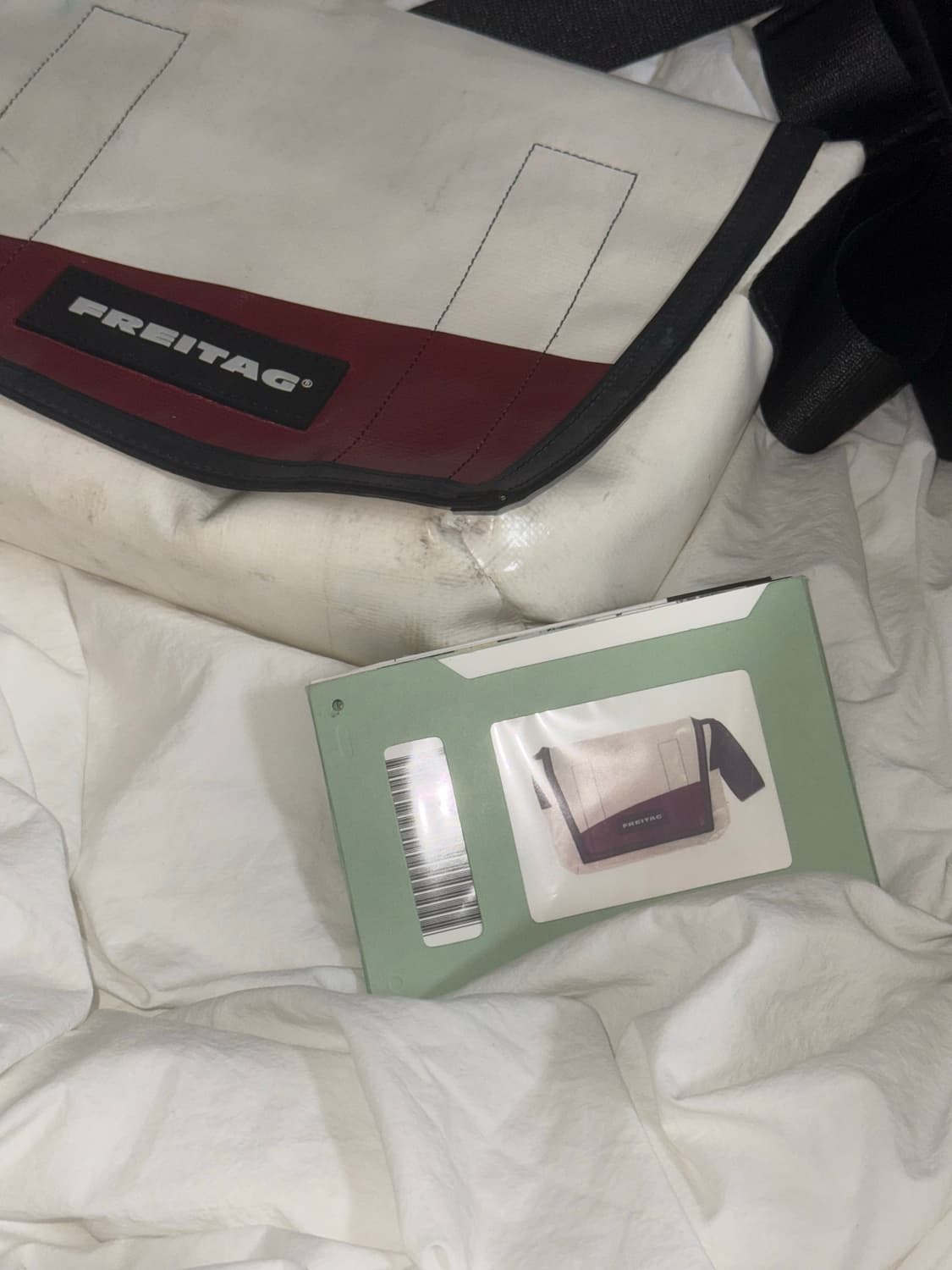 프라이탁 라씨 화이트/레드/그린 상품이미지5