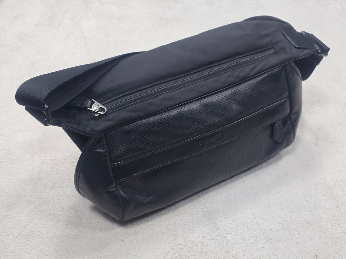 COACH 코치 테레인 팩 블랙 크로스 바디백 상품이미지2