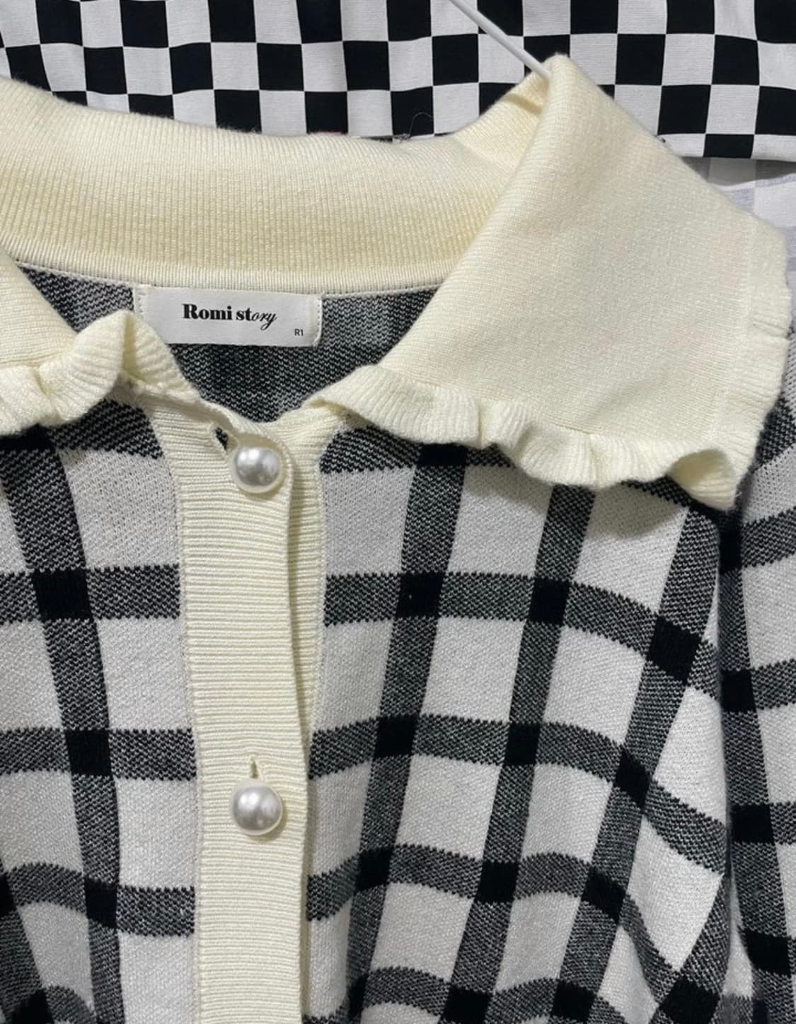 로미스토리 체크 카라 진주단추 니트가디건:) 상품이미지2