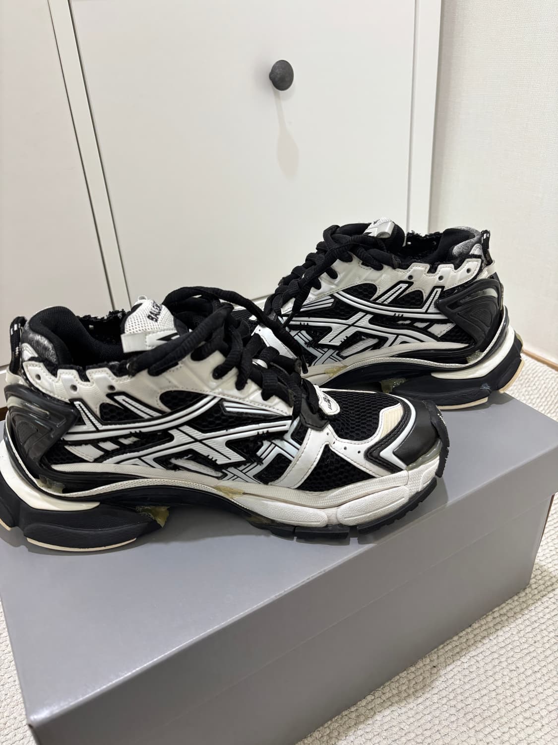 발렌시아가 러너 스니커즈 상품이미지7