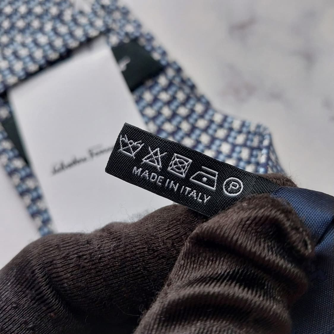 페라가모 실크 네이비 코끼리 패턴 넥타이 8cm 새제품 K1615
 상품이미지10