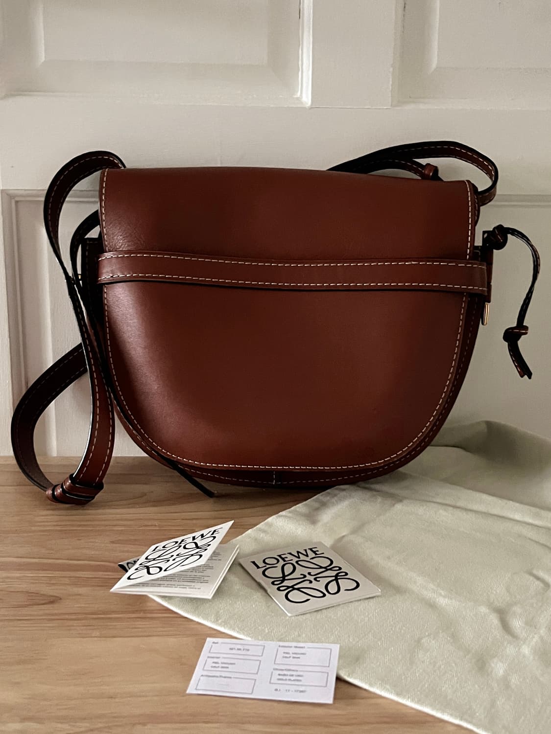 로에베 게이트백 상품이미지10