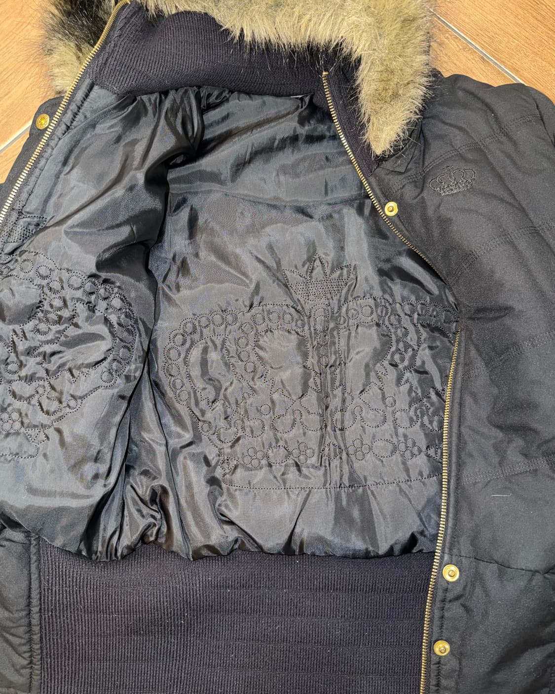 👑아디다스 미시엘리엇 리스펙트미 울프죠 패딩  👑 상품이미지8