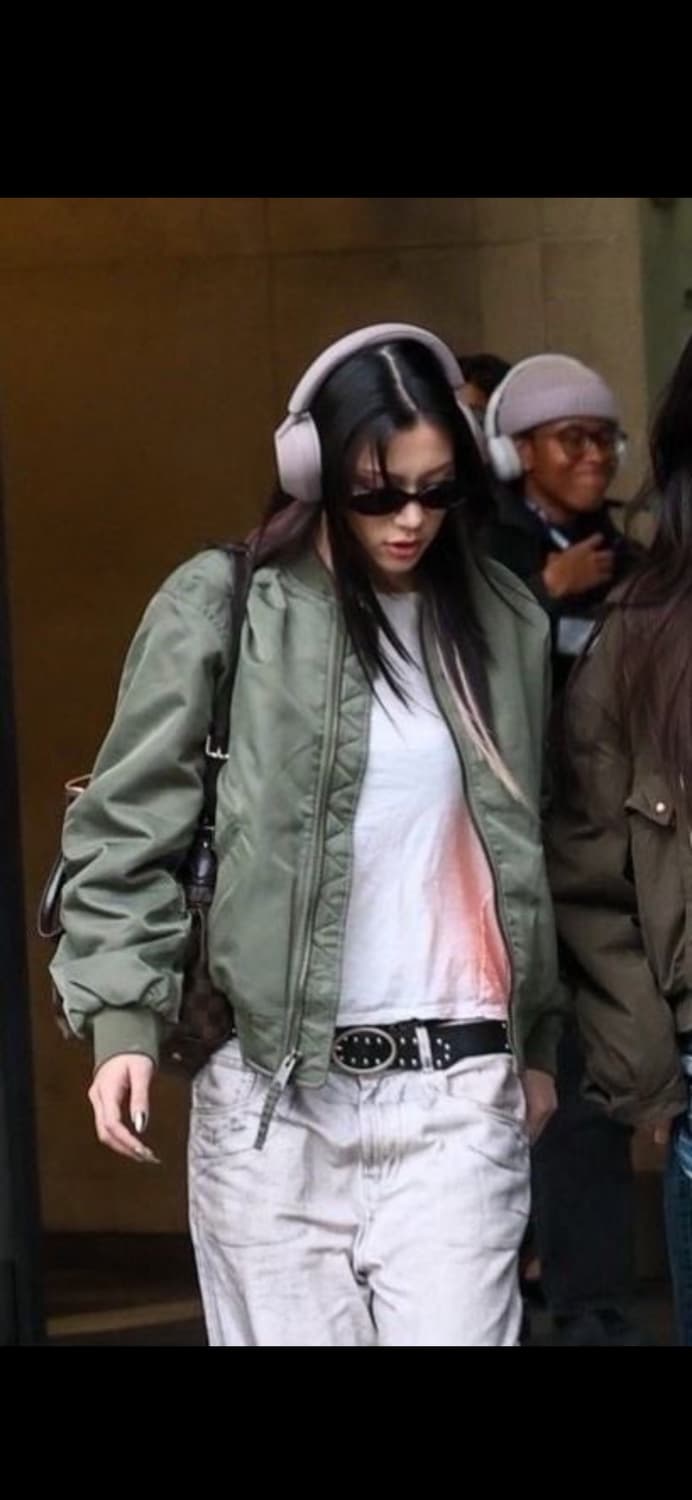 aritzia 봄버 자켓 판매 합니다 상품이미지2