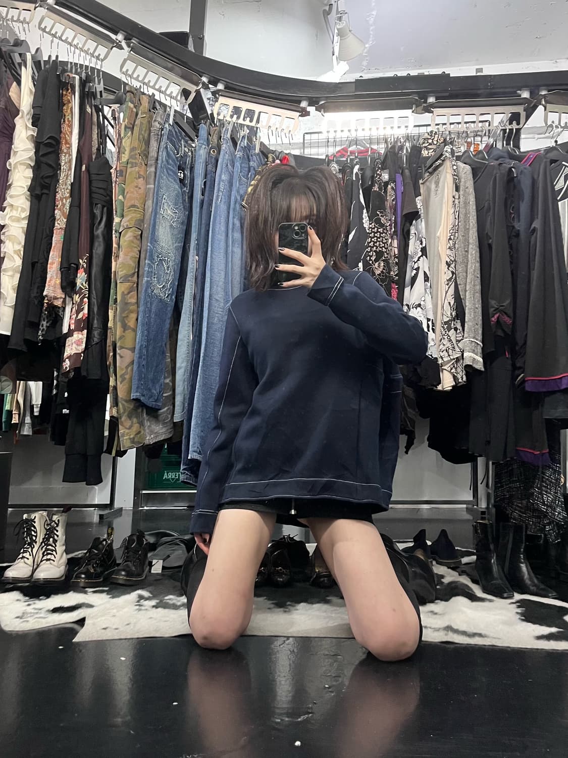 마르니 오버핏 절개 디테일 맨투맨 상품이미지1