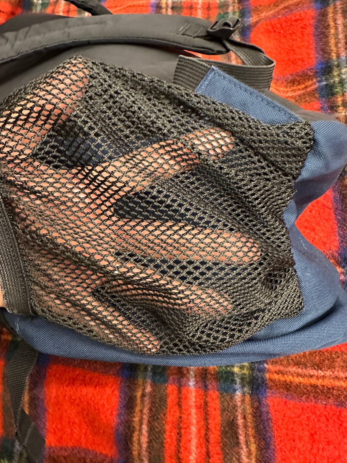 잔스포츠의 네이비 색상 백팩 상품이미지4