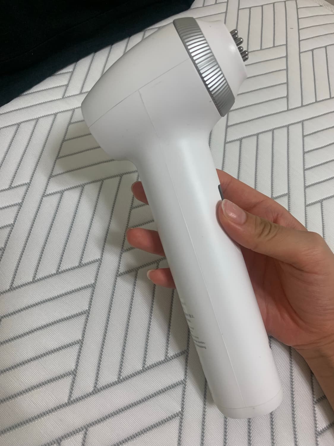 메디큐브 에이지알 울트라튠 상품이미지2