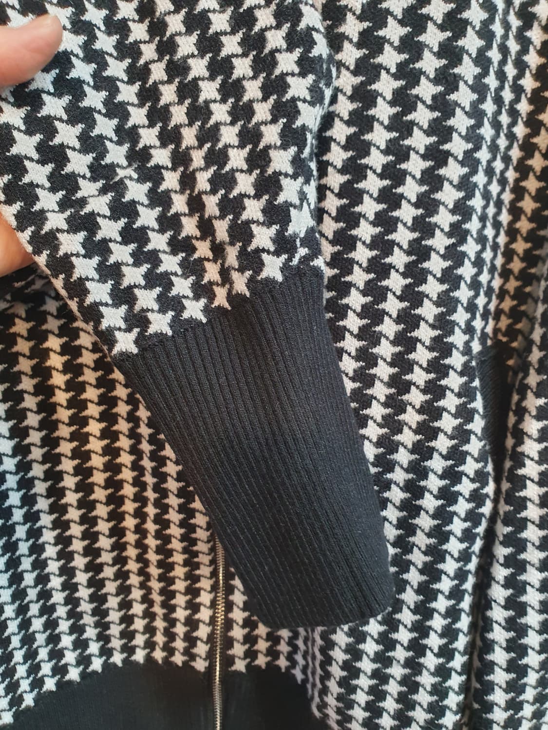 칼 라거펠트 하운드투스 패턴의 니트 집업 가디건 상품이미지4