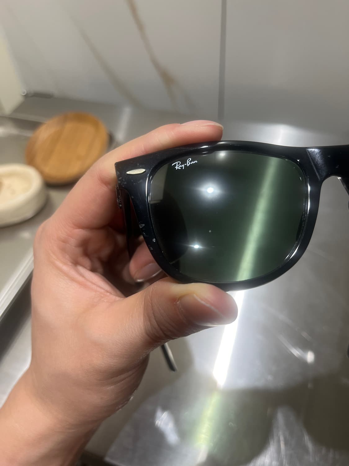 레이벤의 모델 웨이페어러 RB2140-A 901 54 사이즈 팝니다 상품이미지5