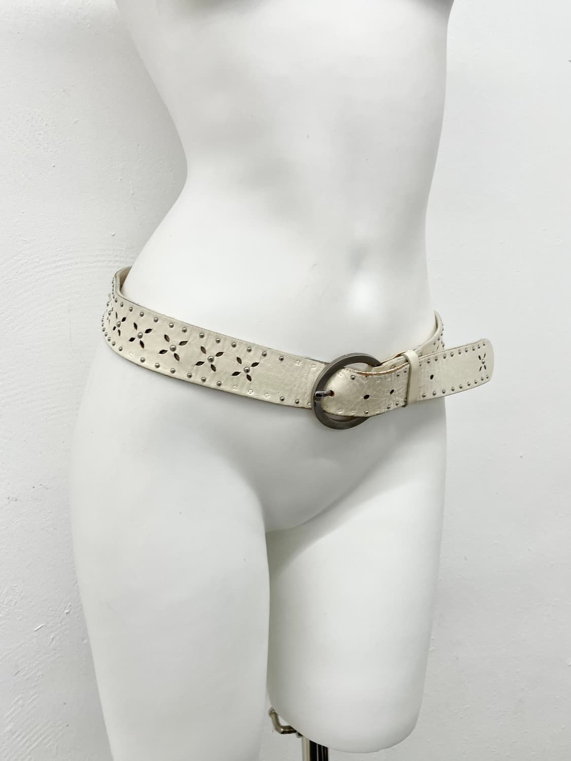 화이트 리얼레더 스터드 버클 벨트 상품이미지3
