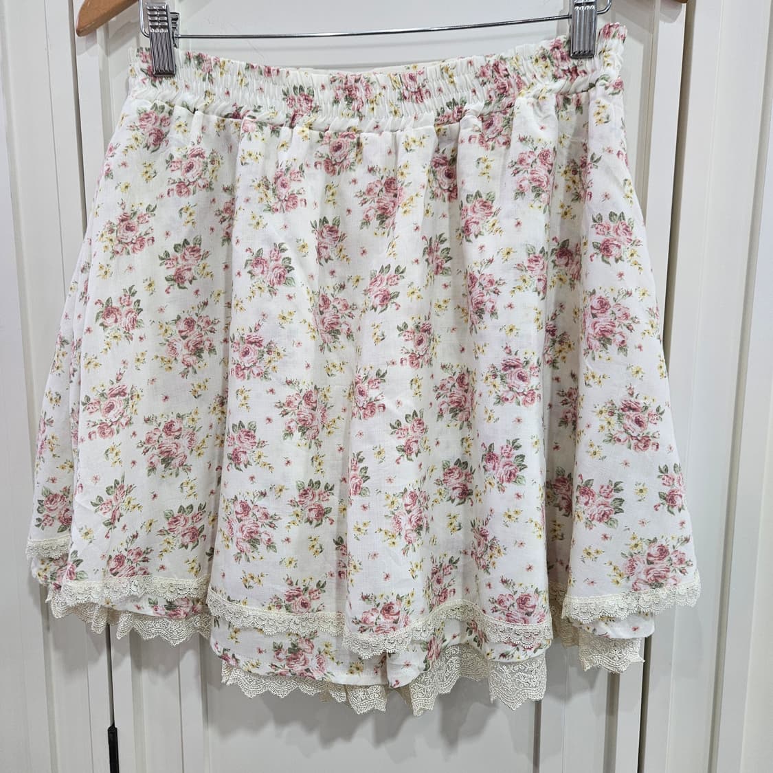 엑시즈팜(axes femme) 쉐비 로즈 레이스 큐롯 스커트 상품이미지5