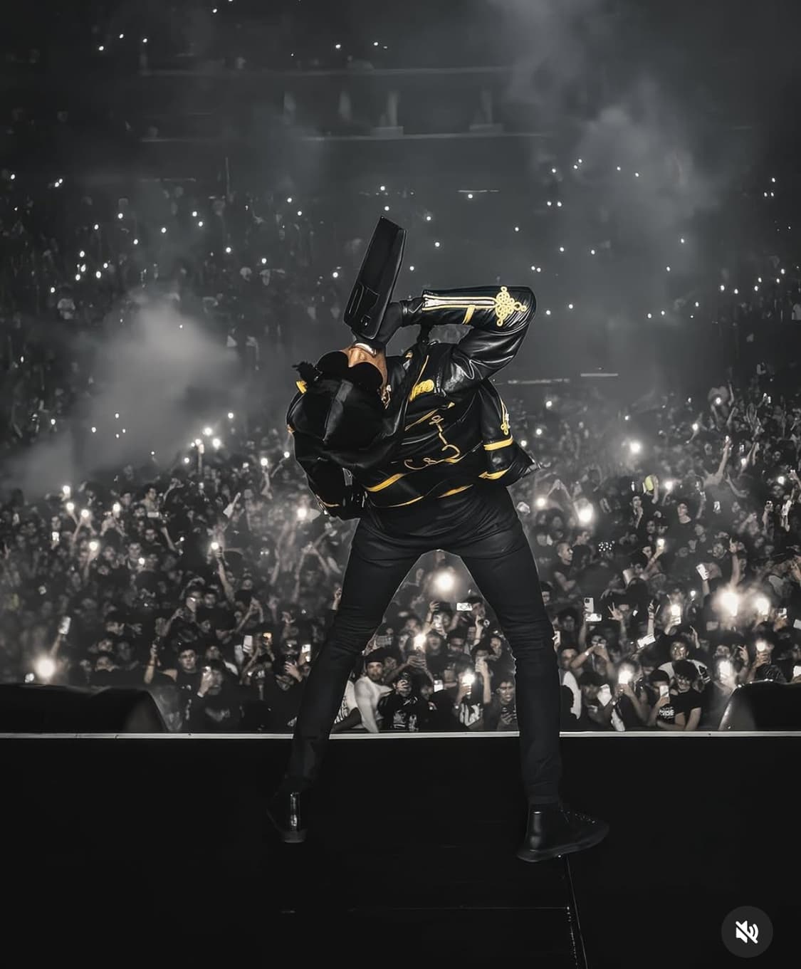 생로랑 레더자켓 카티 착용 상품이미지4