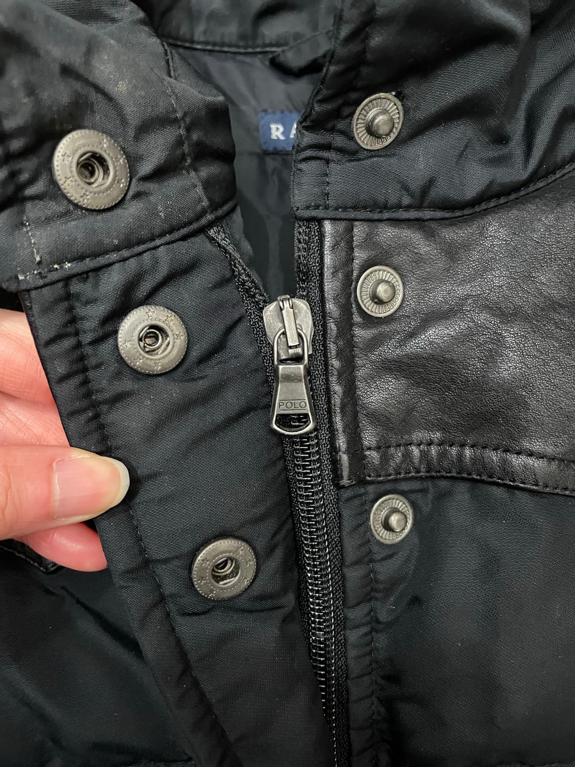 폴로 랄프로렌 소가죽 장식 구스다운 푸퍼 베스트 블랙 상품이미지7