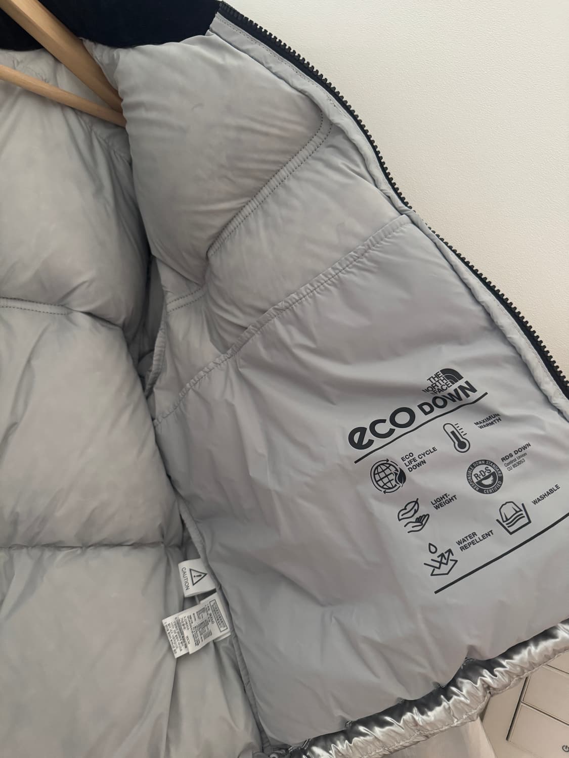 노스페이스 화이트 라벨 노벨티 눕시 다운 자켓 SE 실버 상품이미지4