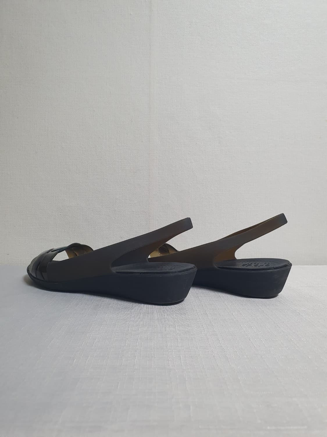 240mm 크록스 슬링백 이사벨라 미니웨지 샌들 블랙 W7 상품이미지3